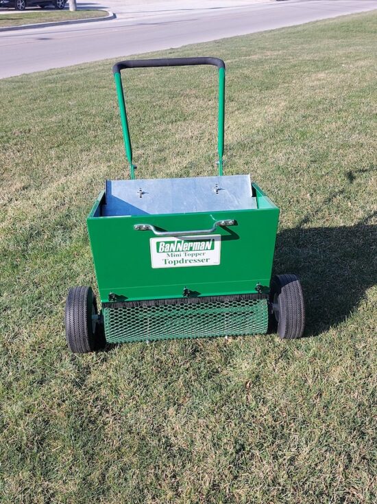 Musthave topdresser Canadian Rental ServiceCanadian Rental Service